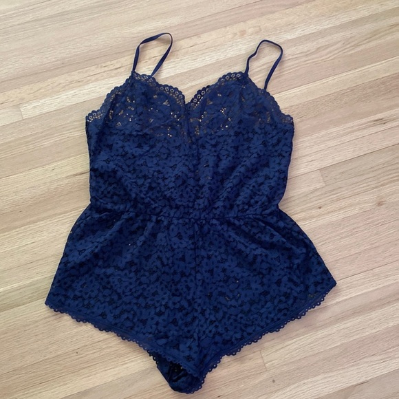 Victoria’s Secret Navy Lace Romper - Picture 1 of 4